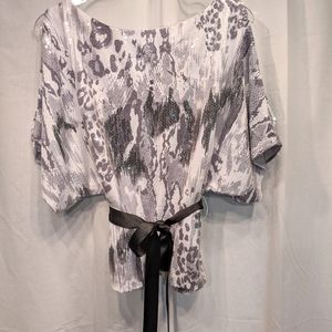 Cachet Gray and Black Patterned Top